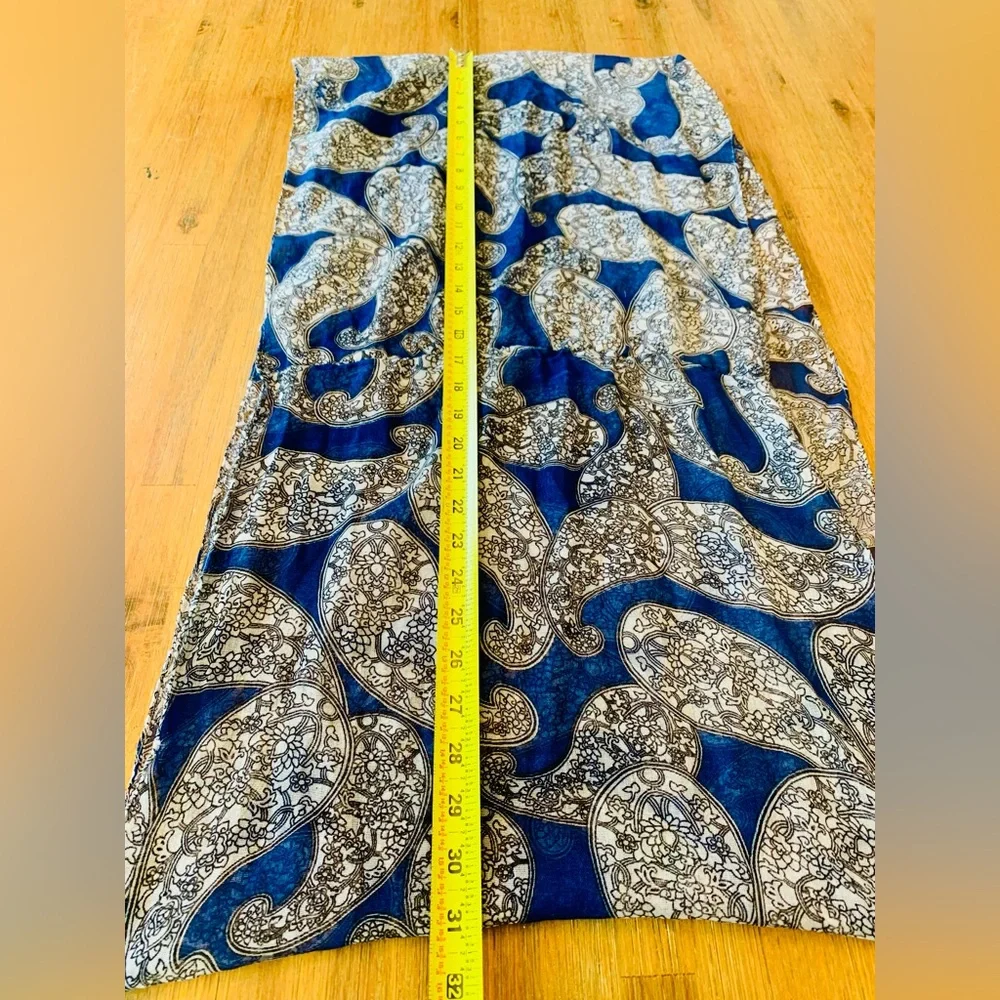 Elegant Blue Paisley infinity Scarf
